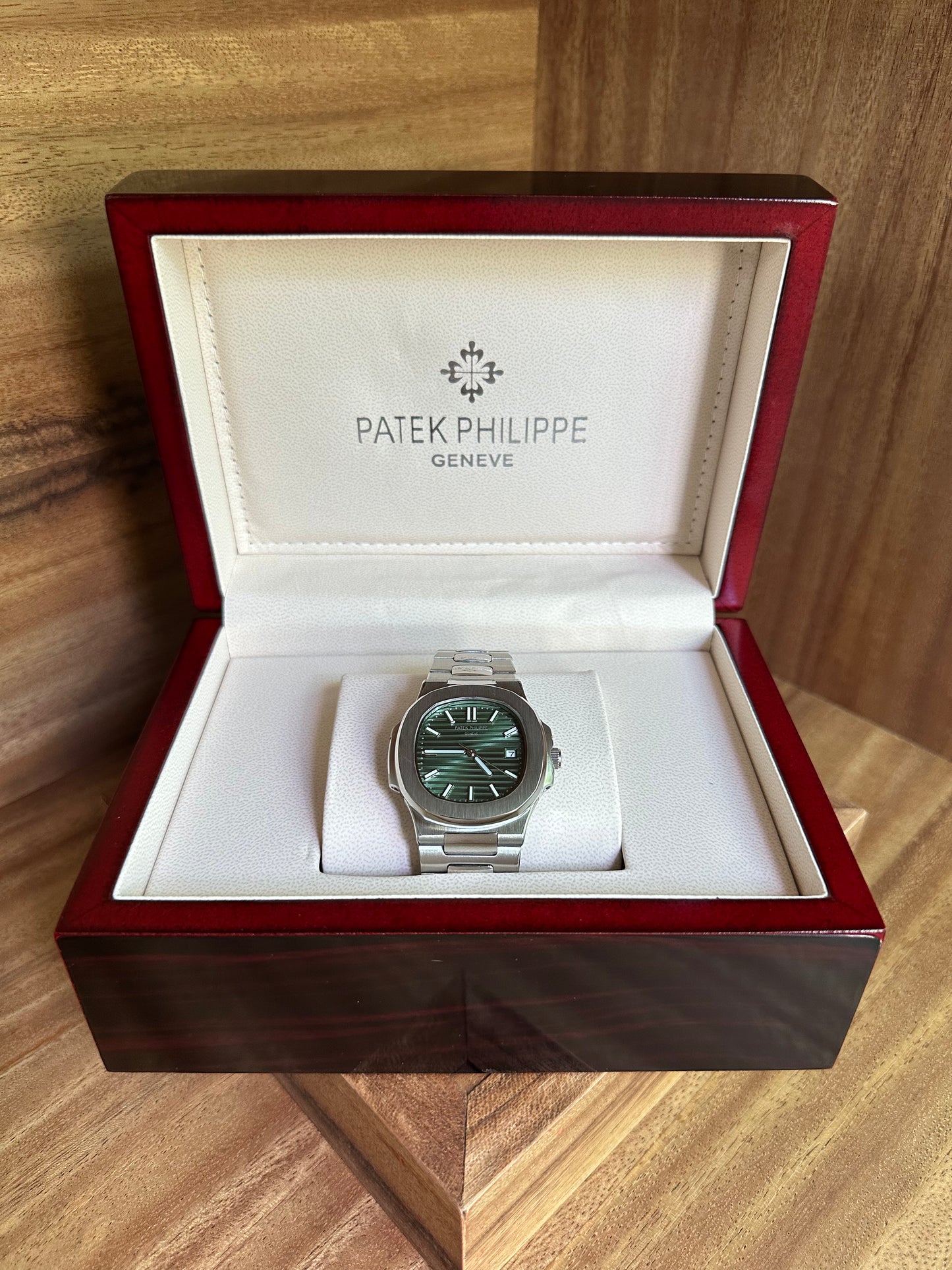 Nautilus - Dark Green