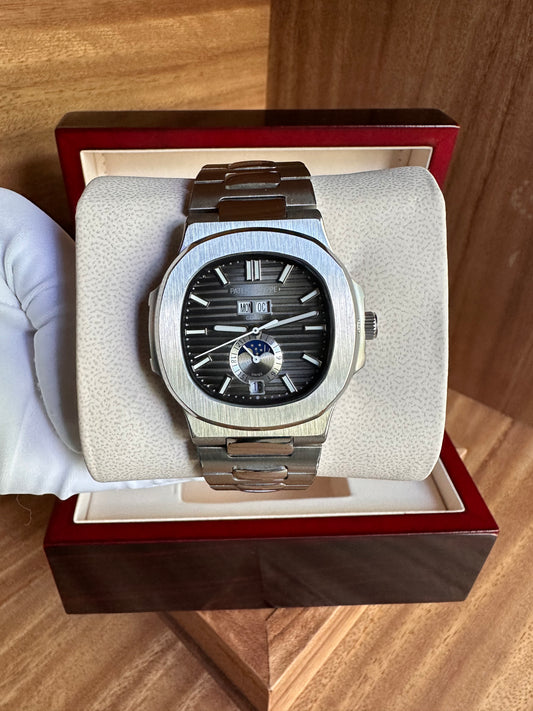 Nautilus Moon Phase & Annual Calendar - Black