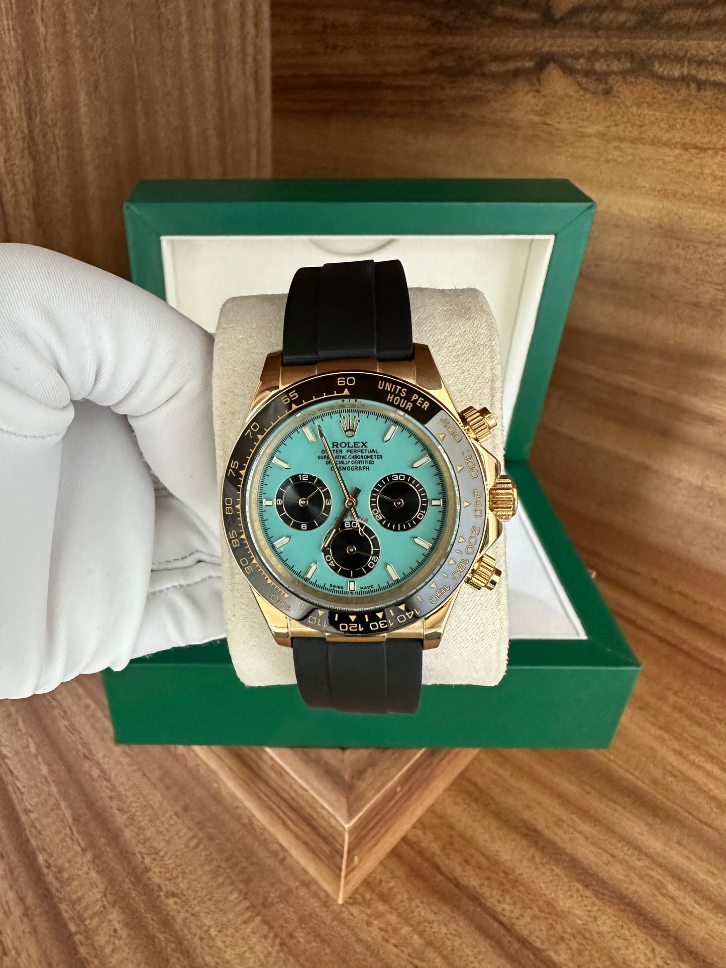 Daytona Cosmograph Oysterflex - Yellow Gold Turquoise Dial)